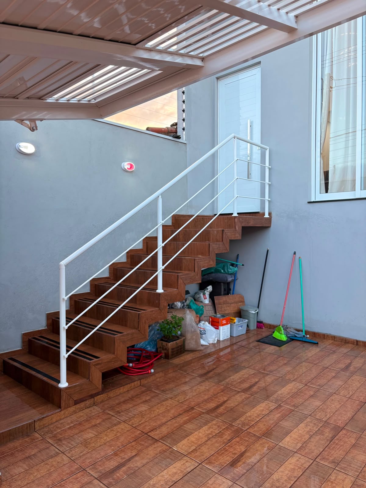 Corrimão e guarda-corpo interno