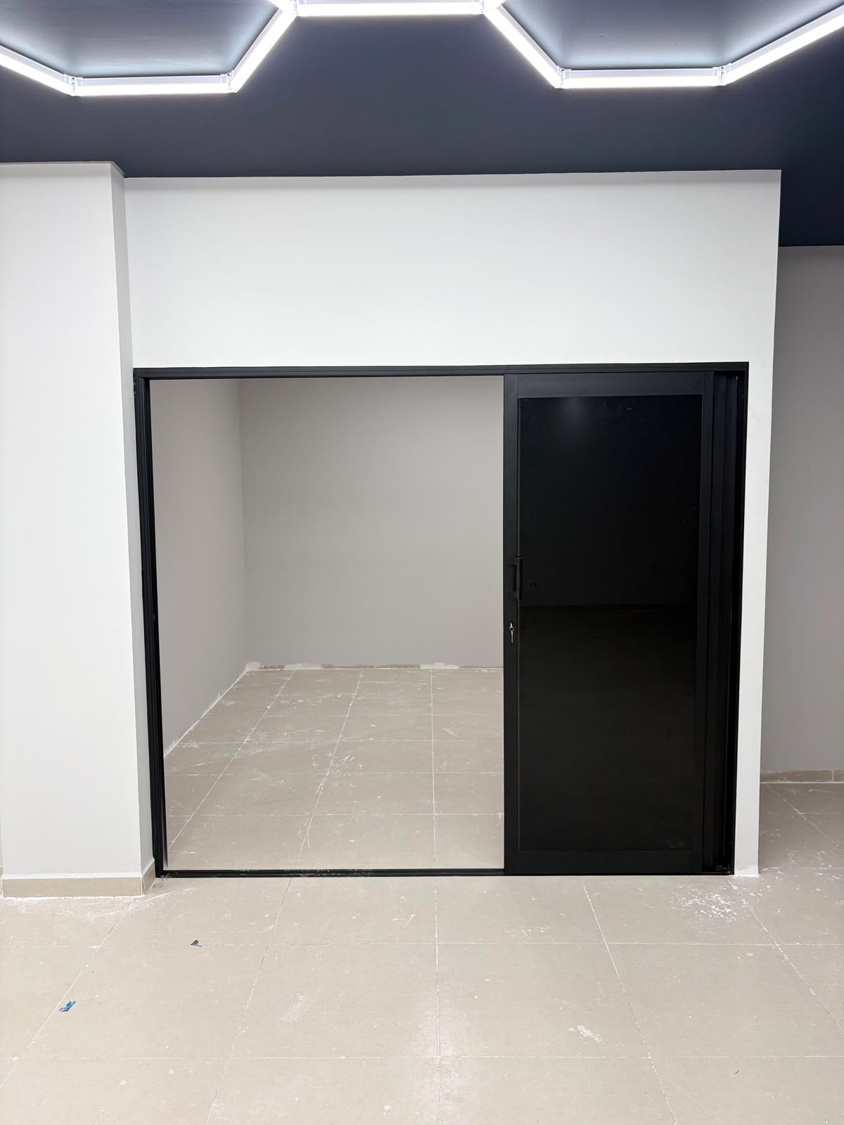 Vão integrado com porta lambril